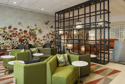 Fort Lauderdale Airport's Amex-Affiliated Escape Lounge Offers Complimentary Dining to Cardholders
