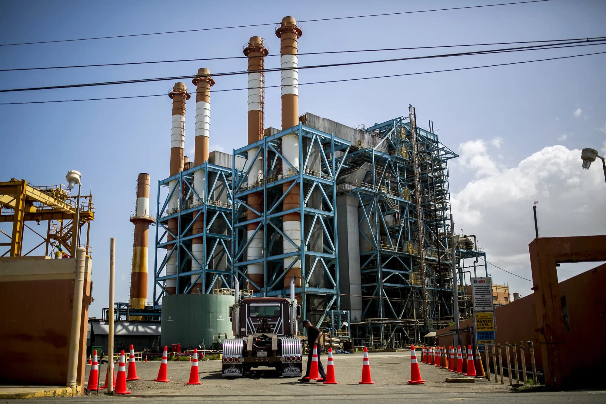 Image for PREPA Bankruptcy Prolongs for 8 Years Amidst FOMB Shake-Up, Hindering Puerto Rico's Grid Modernization
