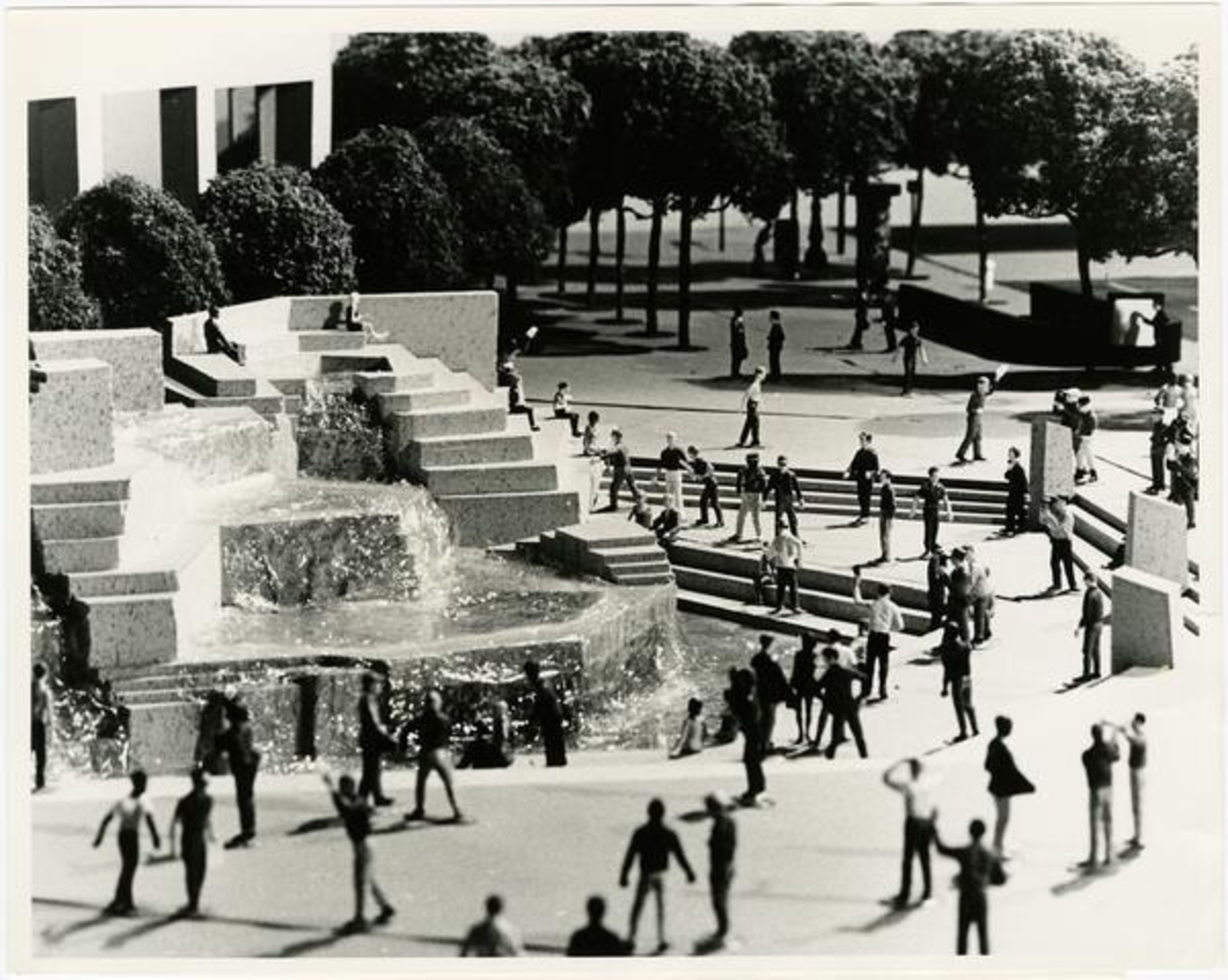 Image for San Francisco Civic Center Fountain Removed in 2003 Due to 'Intolerable Situation,' Sparking Debate on Urban Social Trust
