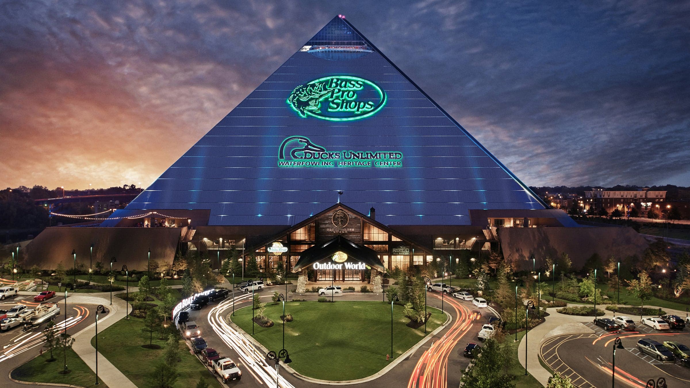Image for Memphis Pyramid, World's Tenth-Largest, Transformed into Massive Bass Pro Shops Destination