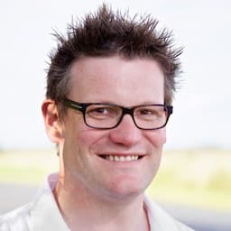 Greg Ashman Highlights Academic Resistance to External Critique, Citing Credentialism in Education