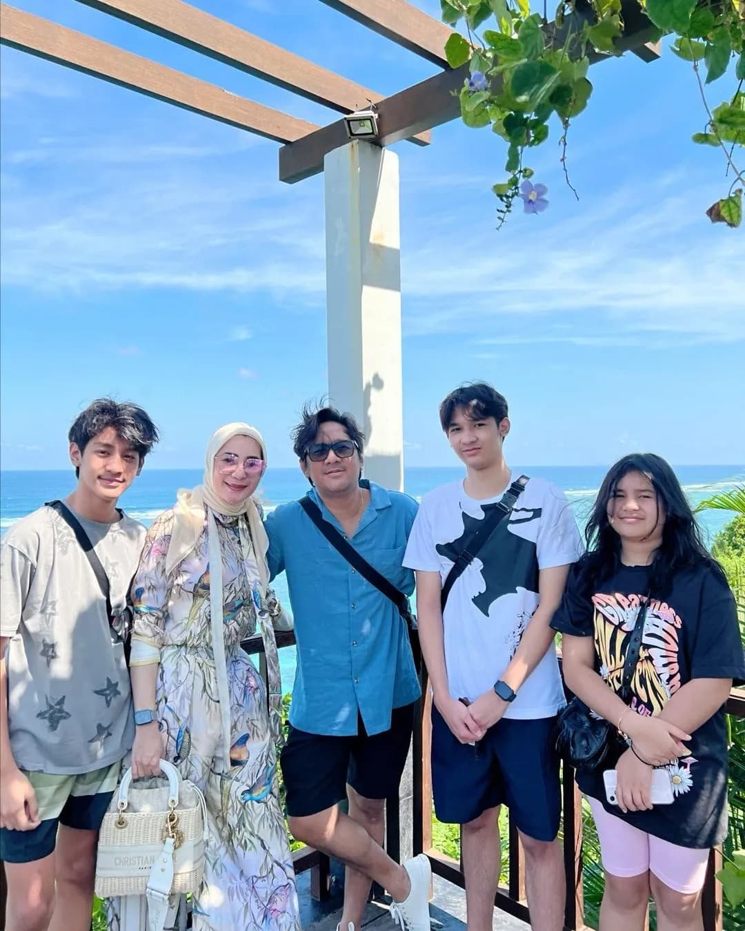 Image for Andre Taulany's Journey of Love: A Look at His Relationships with Ria Irawan and Erin Taulany