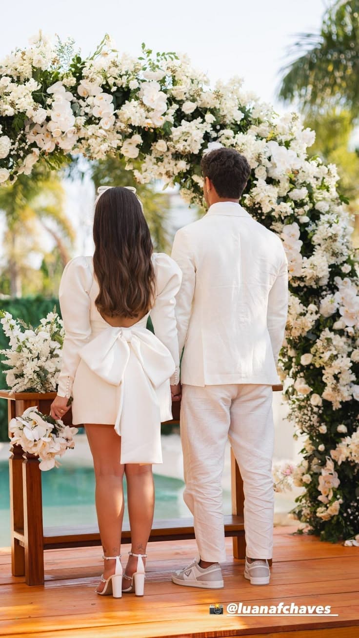 Image for From Teen Idols to Marital Bliss: Larissa Manoela's Journey with João Guilherme, Leo Cidade, and André Luiz Frambach