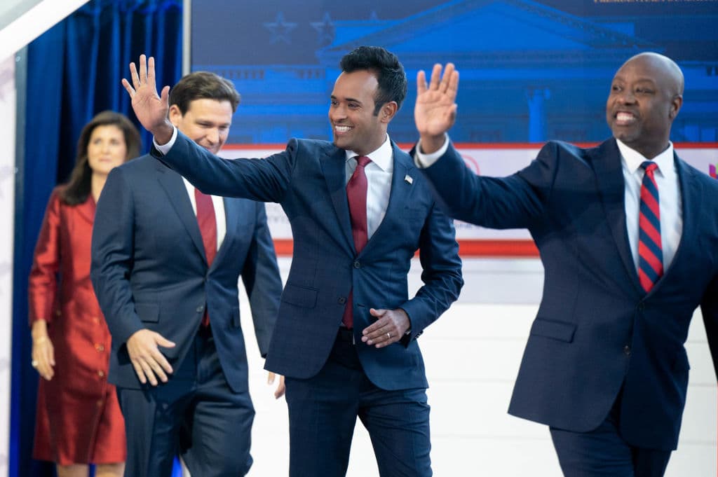 Image for Political Commentary Ignites Debate on "Working-Class Party" Authenticity