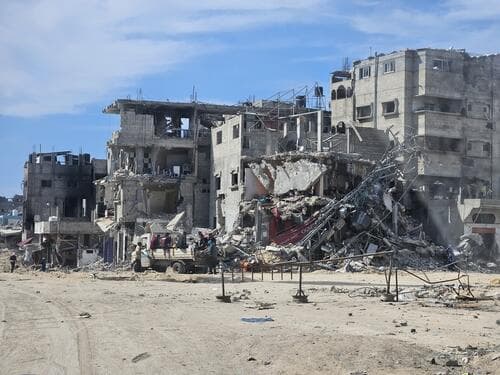 Image for Nasser Hospital: AP's Access Questioned Amid Documented Conflict-Related Violence