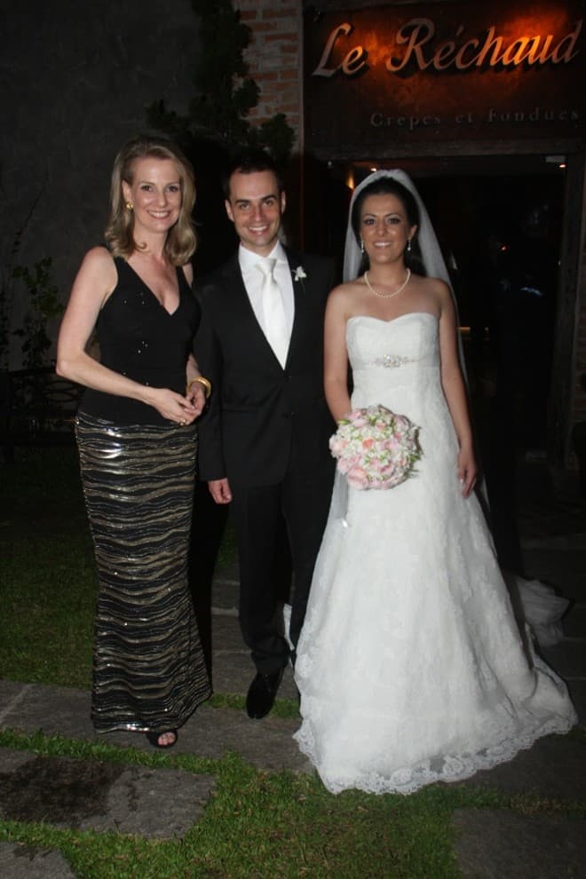 Image for From Carolina to Fernanda: Flavio Bolsonaro's Enduring Love Story