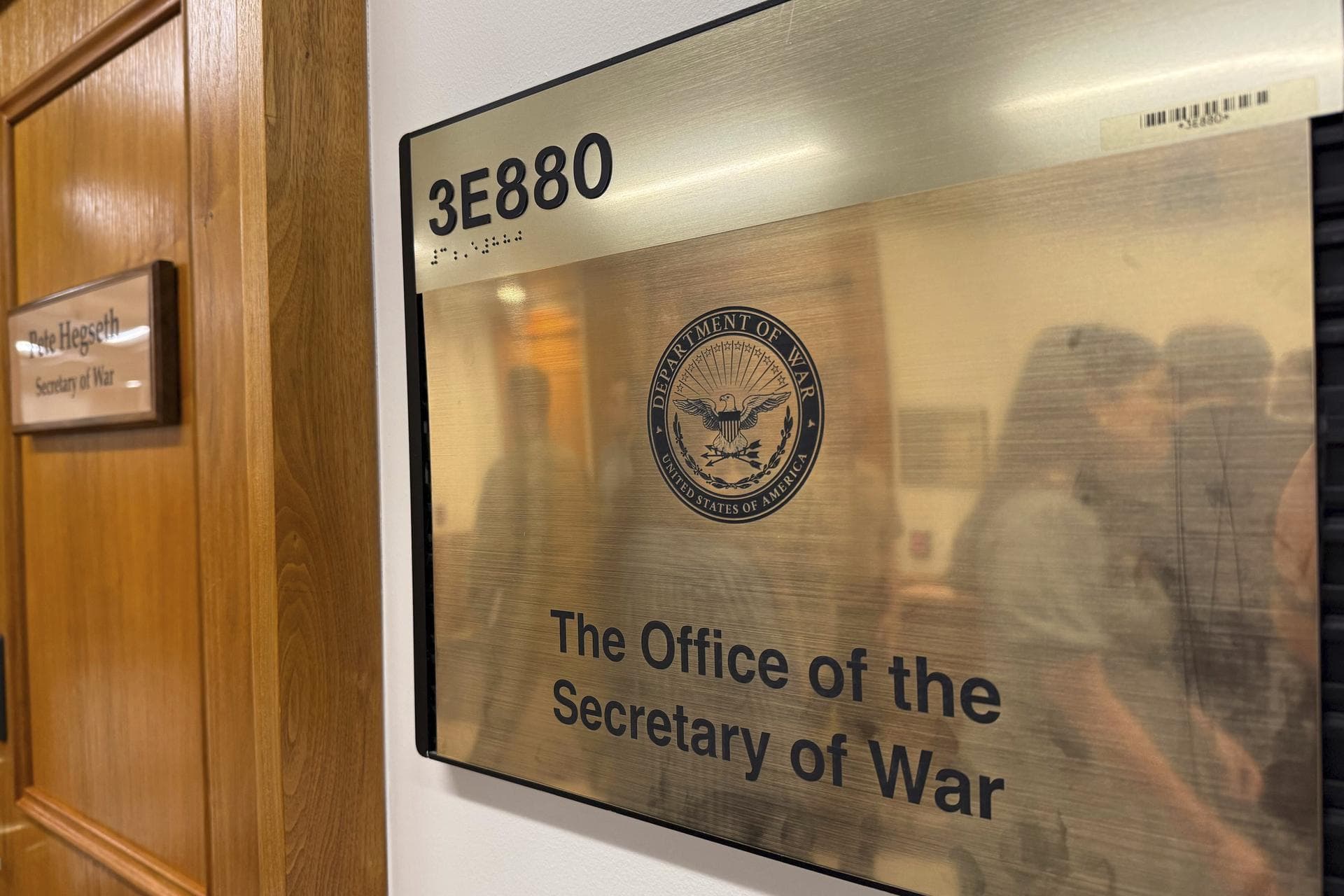 Image for Trump Rebrands Pentagon as 'Department of War,' Haley Advocates for 'Department of Offense' Amidst Divergent Conservative Reactions