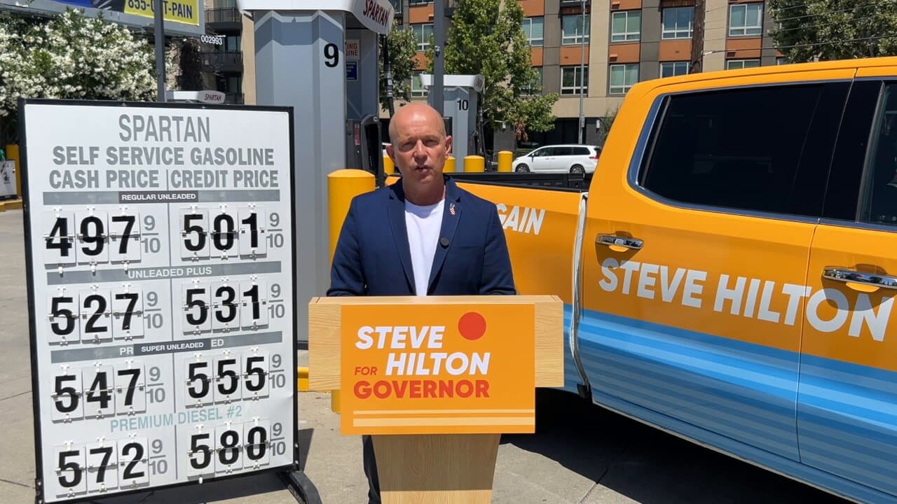 Image for U.S. National Gas Price Falls Below $3.00, Igniting Political Discourse