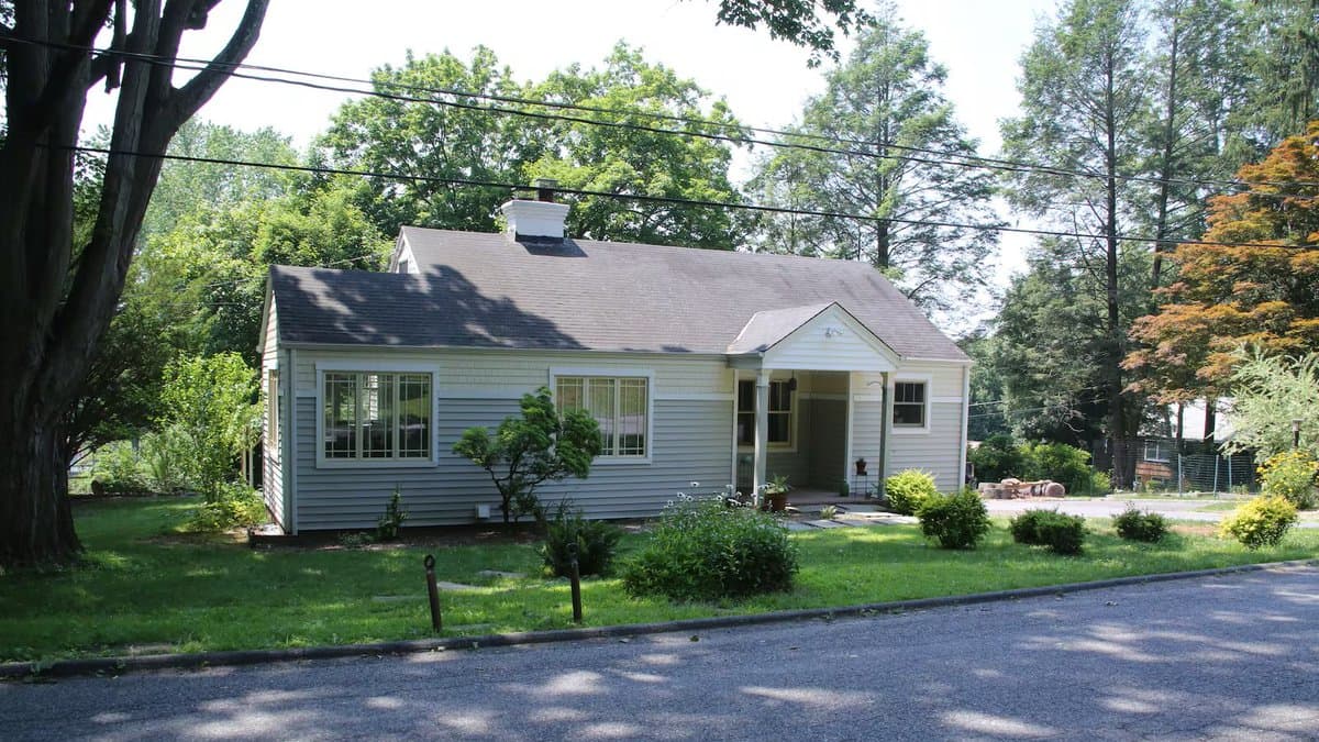 Image for Ocasio-Cortez's Upbringing in Westchester County Confirmed Amidst Social Media Scrutiny