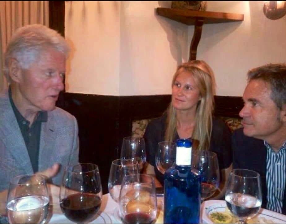 Image for Nina Varsavsky Alleges Former Spanish PM Zapatero Feigned English at Madrid Dinner with Bill Clinton
