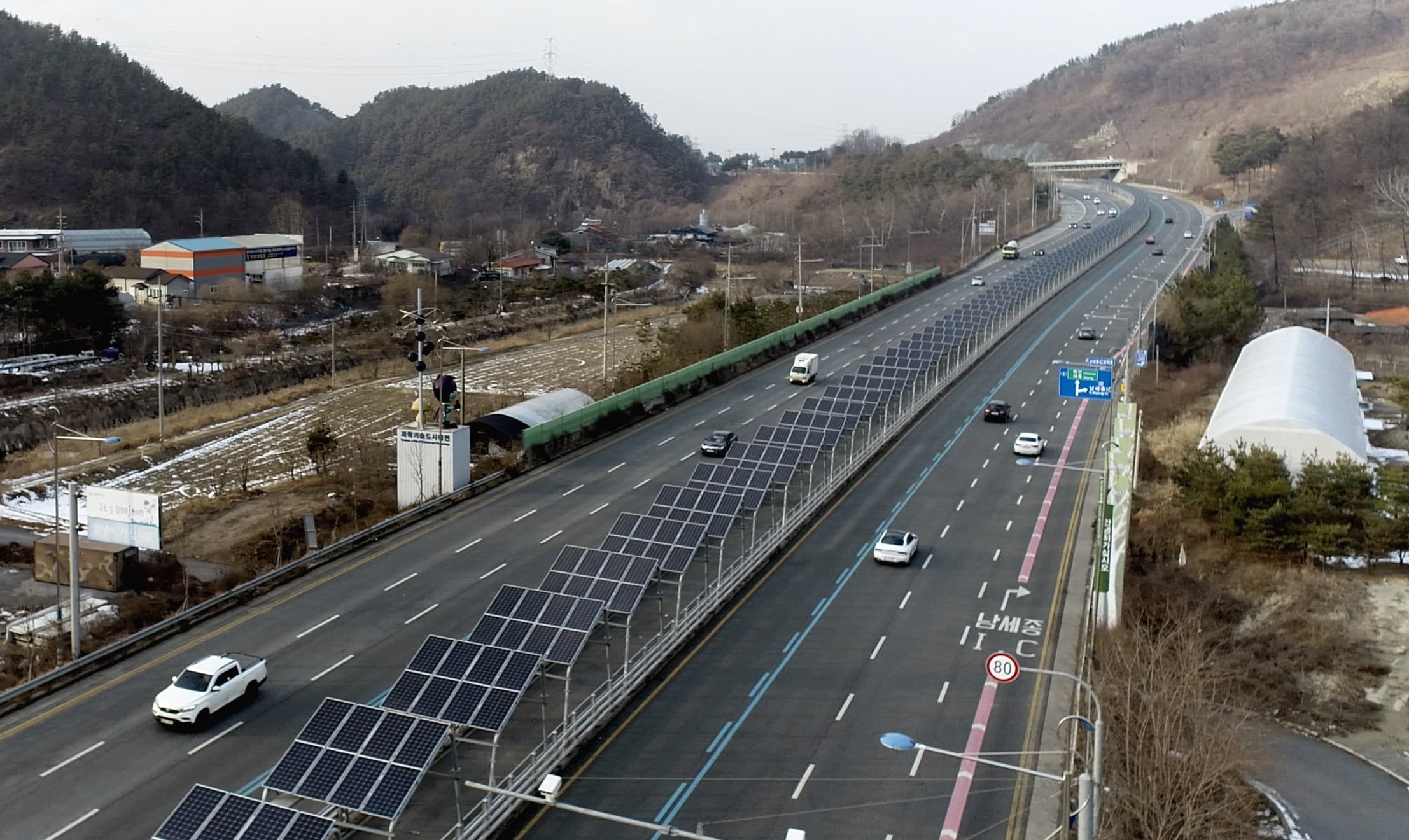 Image for South Korea's 20-Mile Motorway Features Solar-Powered Cycle Path Generating Electricity for 600 Homes
