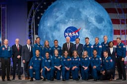 Senate Proposes $10 Billion Boost for NASA's Artemis Program Amidst Public-Private Space Debate