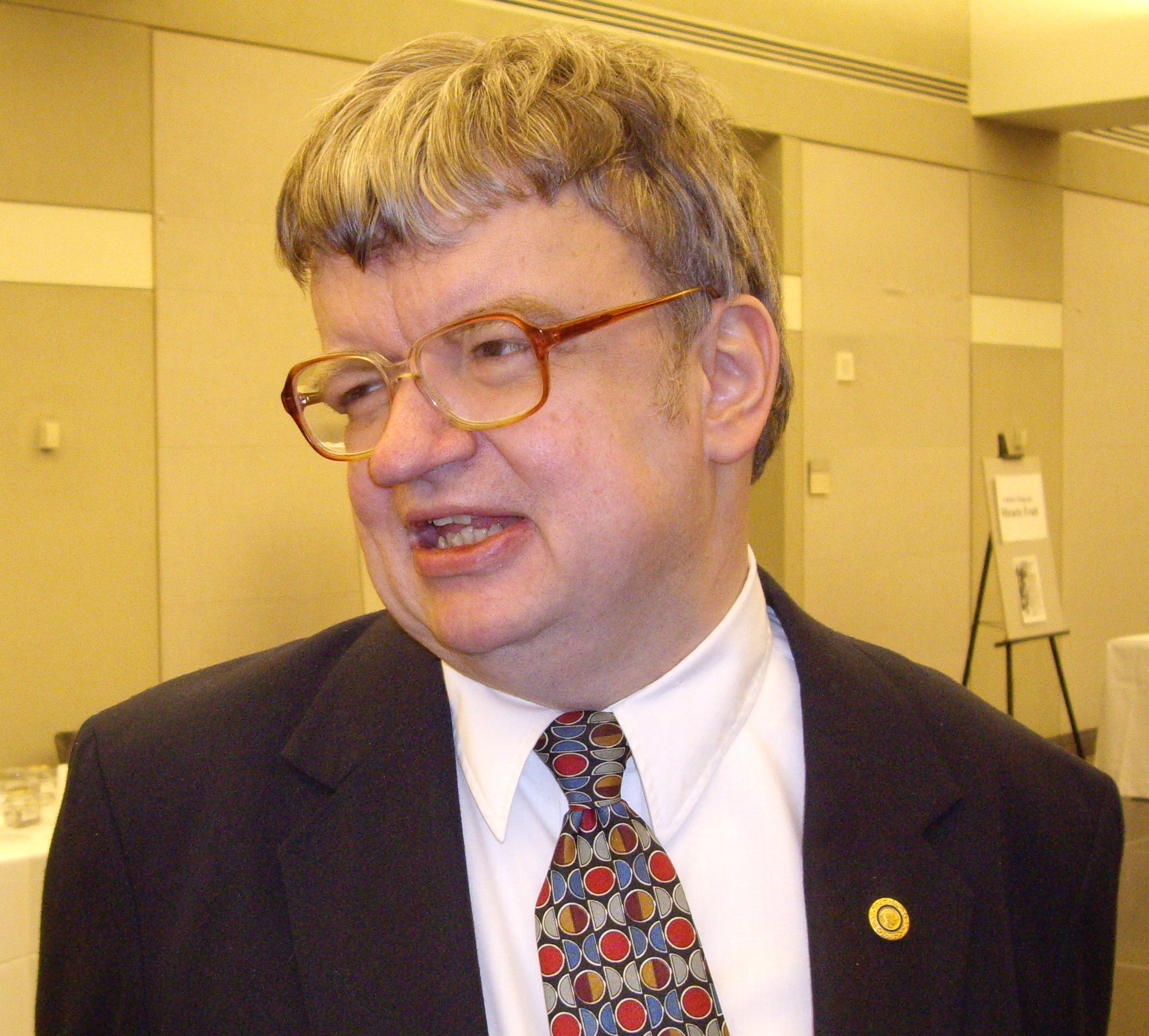 Image for Megasavant Kim Peek, Inspiration for 'Rain Man,' Memorized 12,000 Books Despite Brain Anomaly