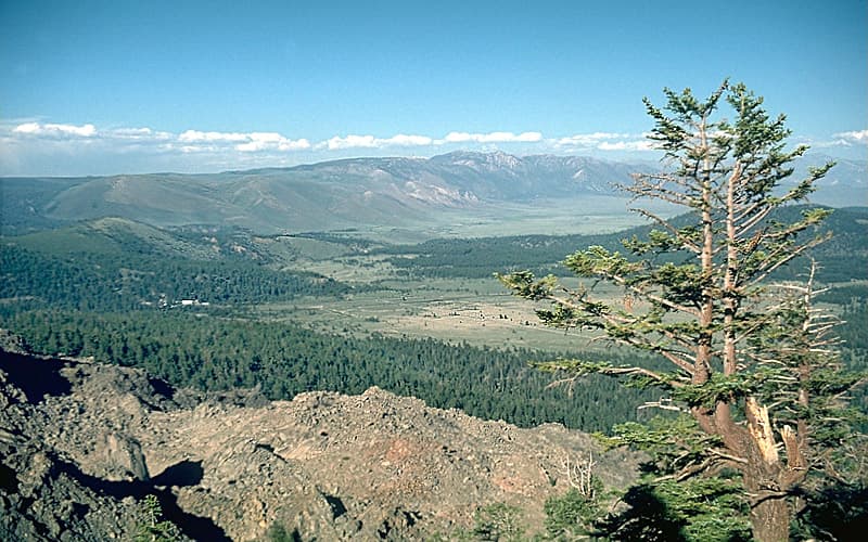 Image for New Caltech Imaging Penetrates 10 Kilometers into California's Long Valley Caldera, Revealing Solidified Magma Chamber