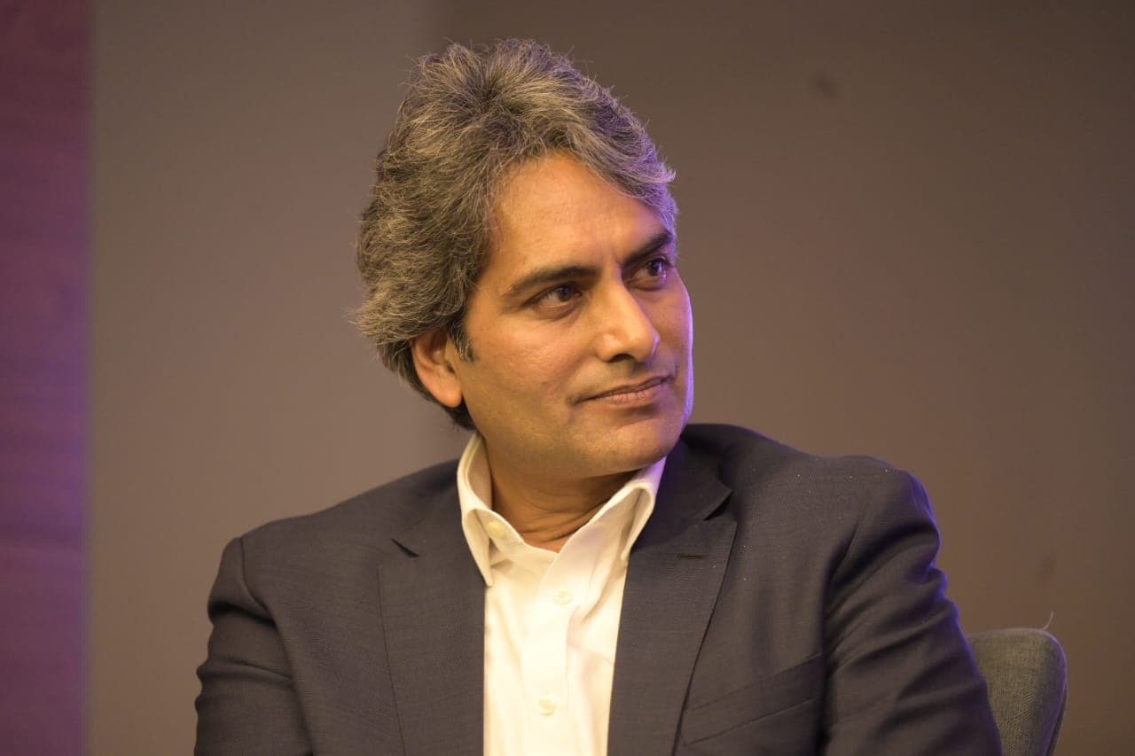 Image for Sudhir Chaudhary's Private Love Story: A Glimpse into the Journalist's Personal Life with Niti Chaudhary