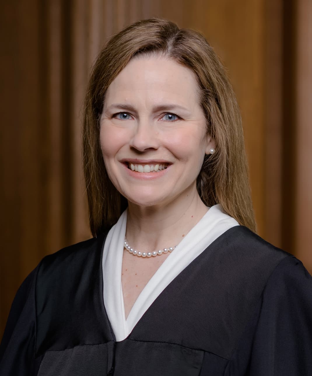 Image for Justice Amy Coney Barrett Authors 6-3 Ruling Limiting Nationwide Injunctions, Drawing Presidential Praise