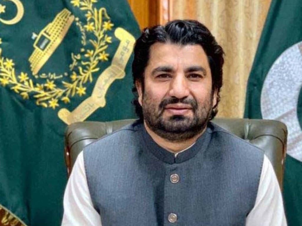 Image for Qasim Khan Suri's Private Partnership: A Look at the Politician's Enduring Marriage to Dr. Samina Khan