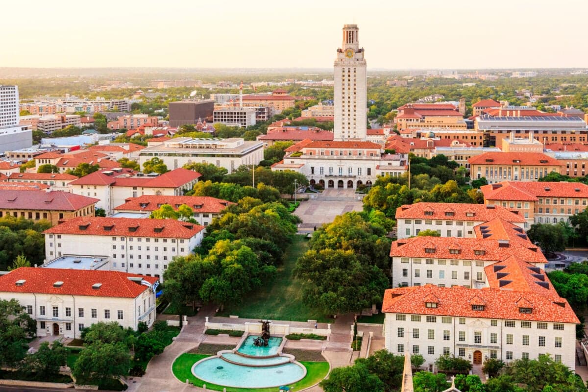 Image for University of Austin Offers Full-Tuition Scholarships Amidst Ongoing Accreditation Process