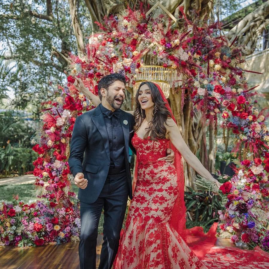 Image for From Adhuna Bhabani to Shibani Dandekar: Tracing Farhan Akhtar's Public Romantic Journey