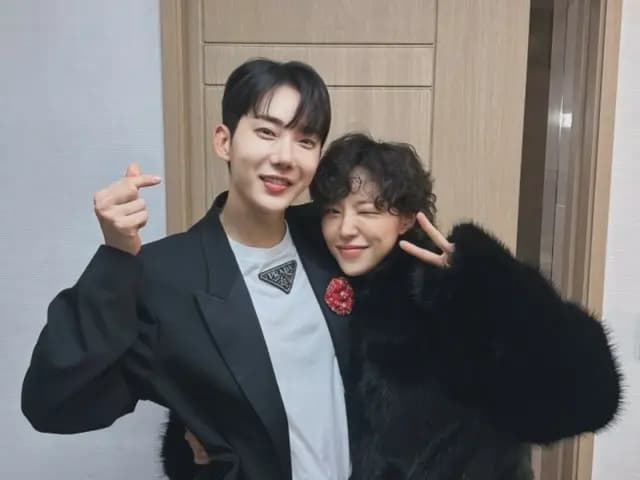 Image for Jo Kwon's Unique Path to Love: From Virtual Romance to Personal Identity