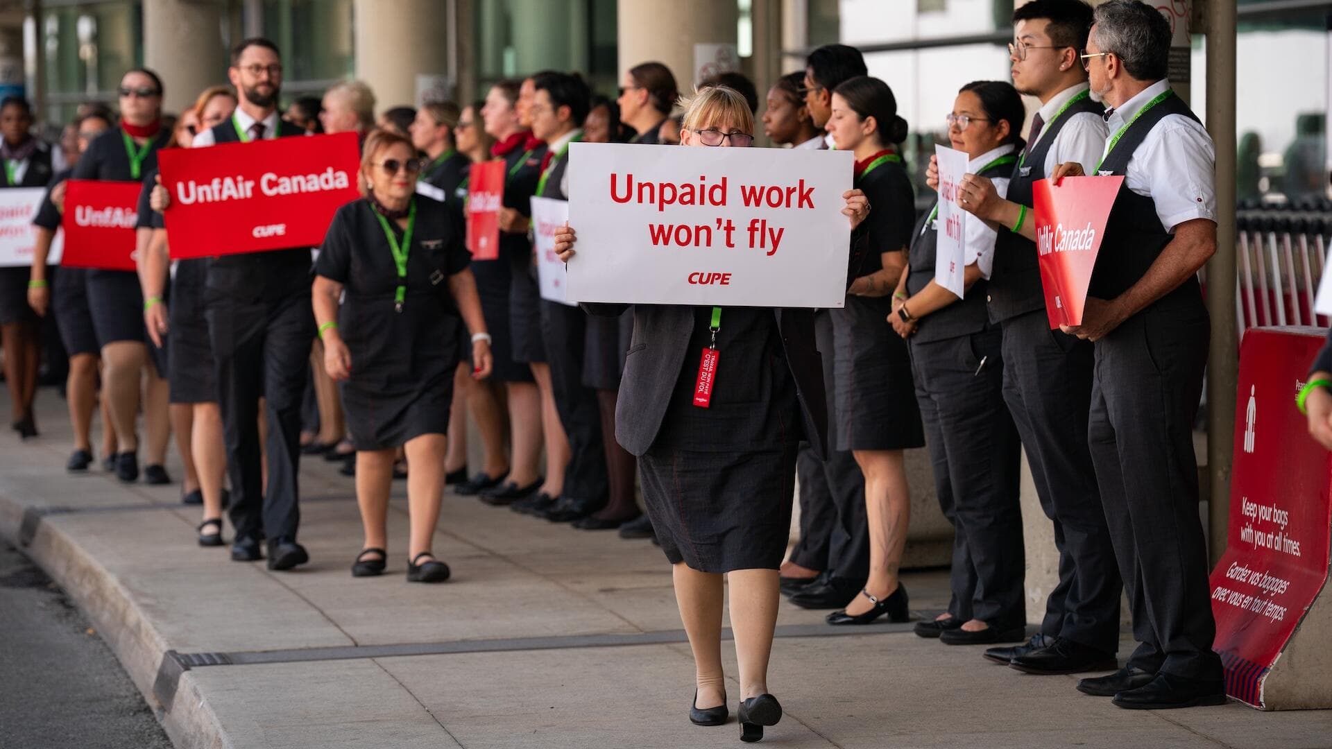 Image for Government Intervention Ends Air Canada Strike Impacting 130,000 Daily Travelers