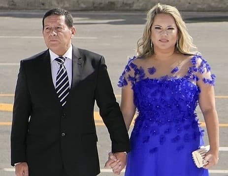Image for General Hamilton Mourão's Love Story: A Journey Through Two Marriages, from Naura to Paula