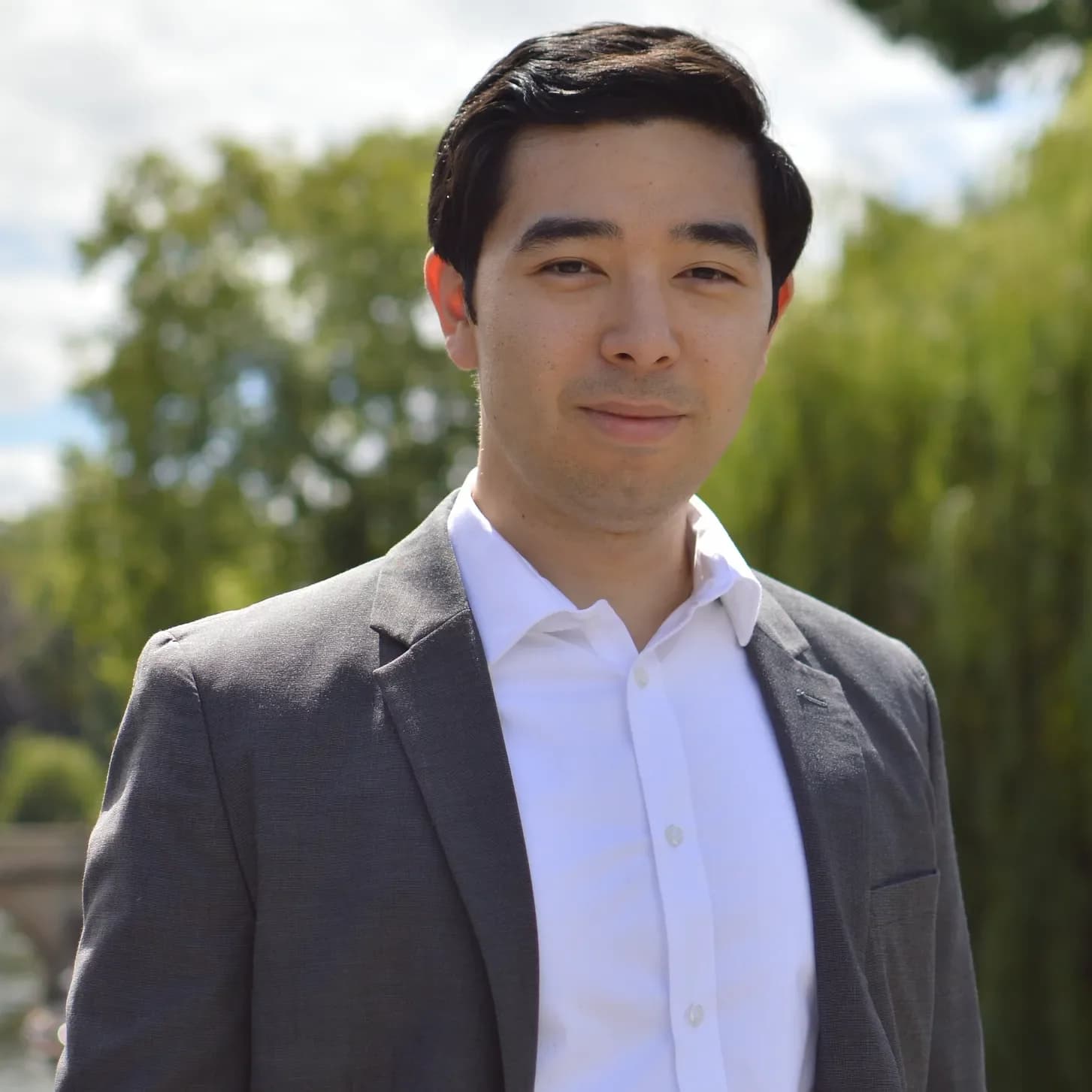 Image for Rob Henderson's "Luxury Beliefs" Concept Sparks Debate on Elite Ideologies and Societal Impact