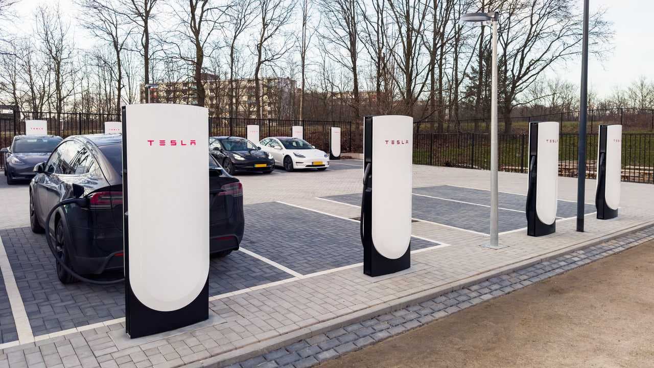Image for Tesla V4 Supercharger Stalls Number 222, Significantly Trailing V3 and V2 Deployments
