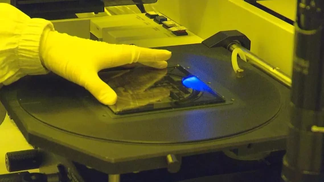 Image for China's BCI Technology Enables World-First 15-Micrometer Precision in Brain Tumor Removal