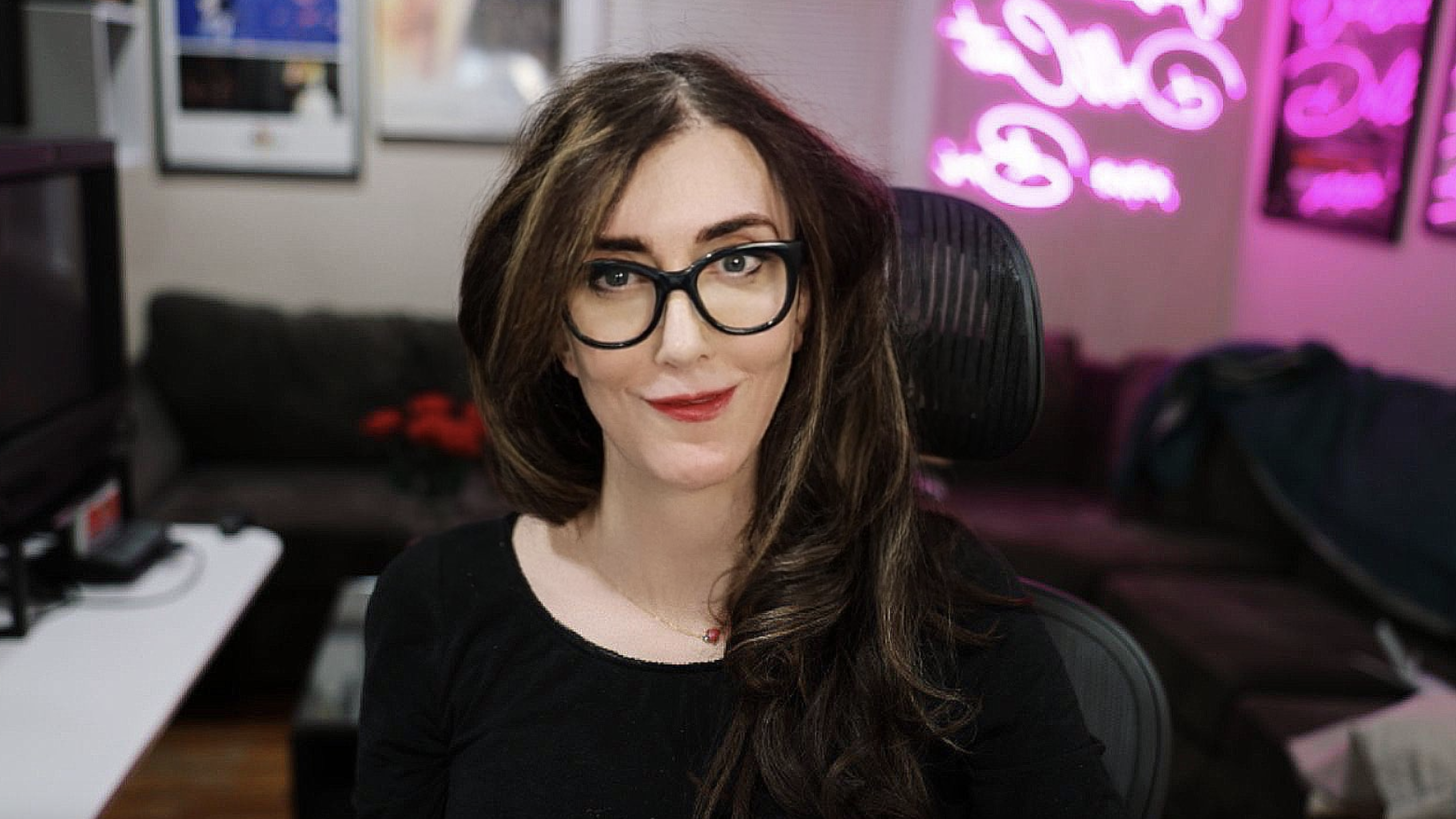 Image for Brianna Wu Warns "Woke Left" and "Woke Right" Are Indistinguishable, Threaten Movements with Destruction