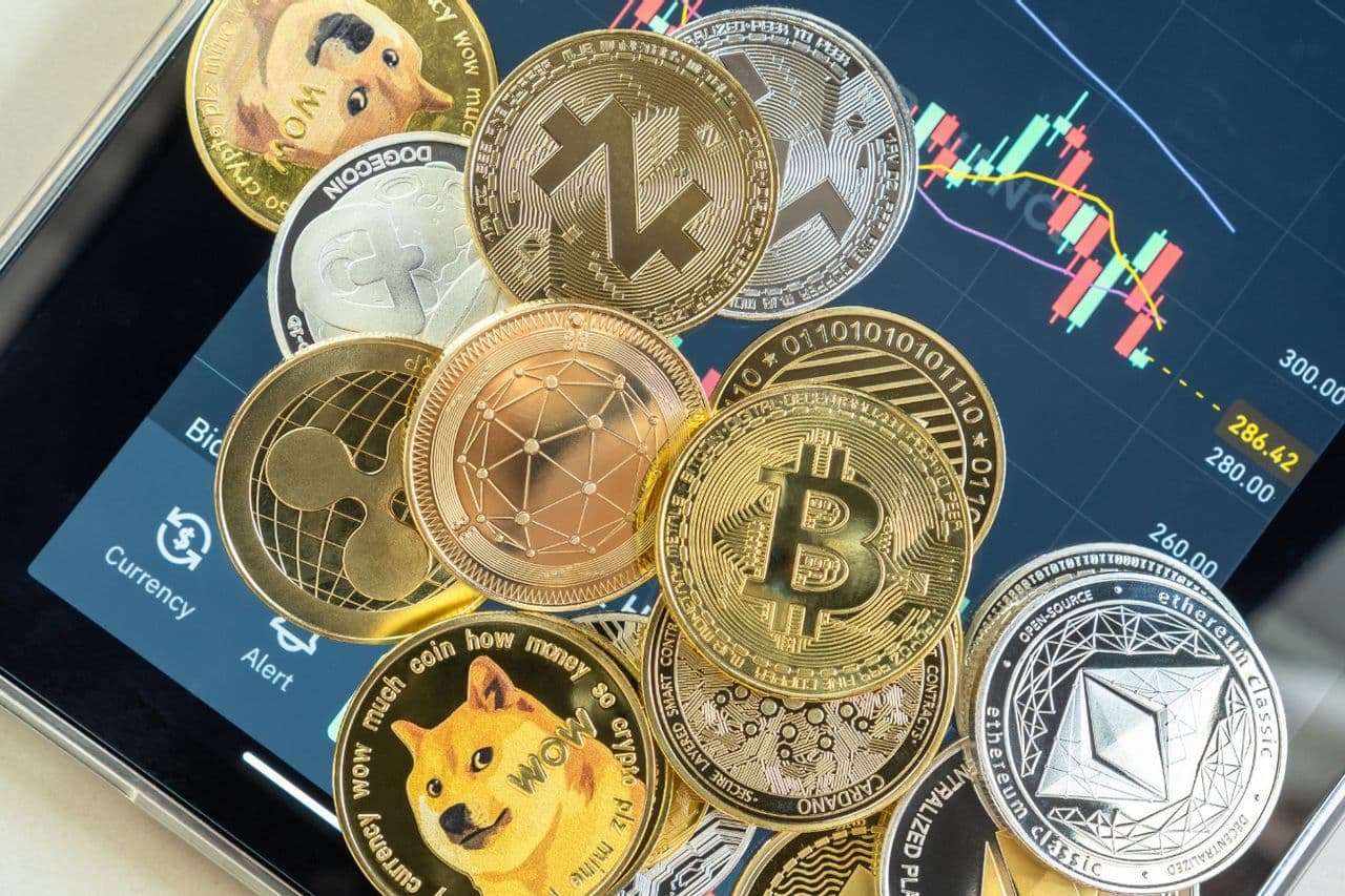 Image for Crypto Market Cap Surpasses $4 Trillion as Glassnode Indicator Signals Altcoin Shift