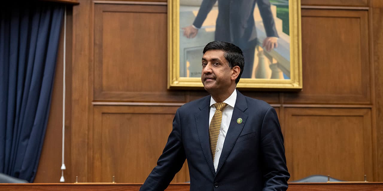 Image for Democratic Party Faces 28% Favorability Low Amidst Warnings on Presidential Election Strategy