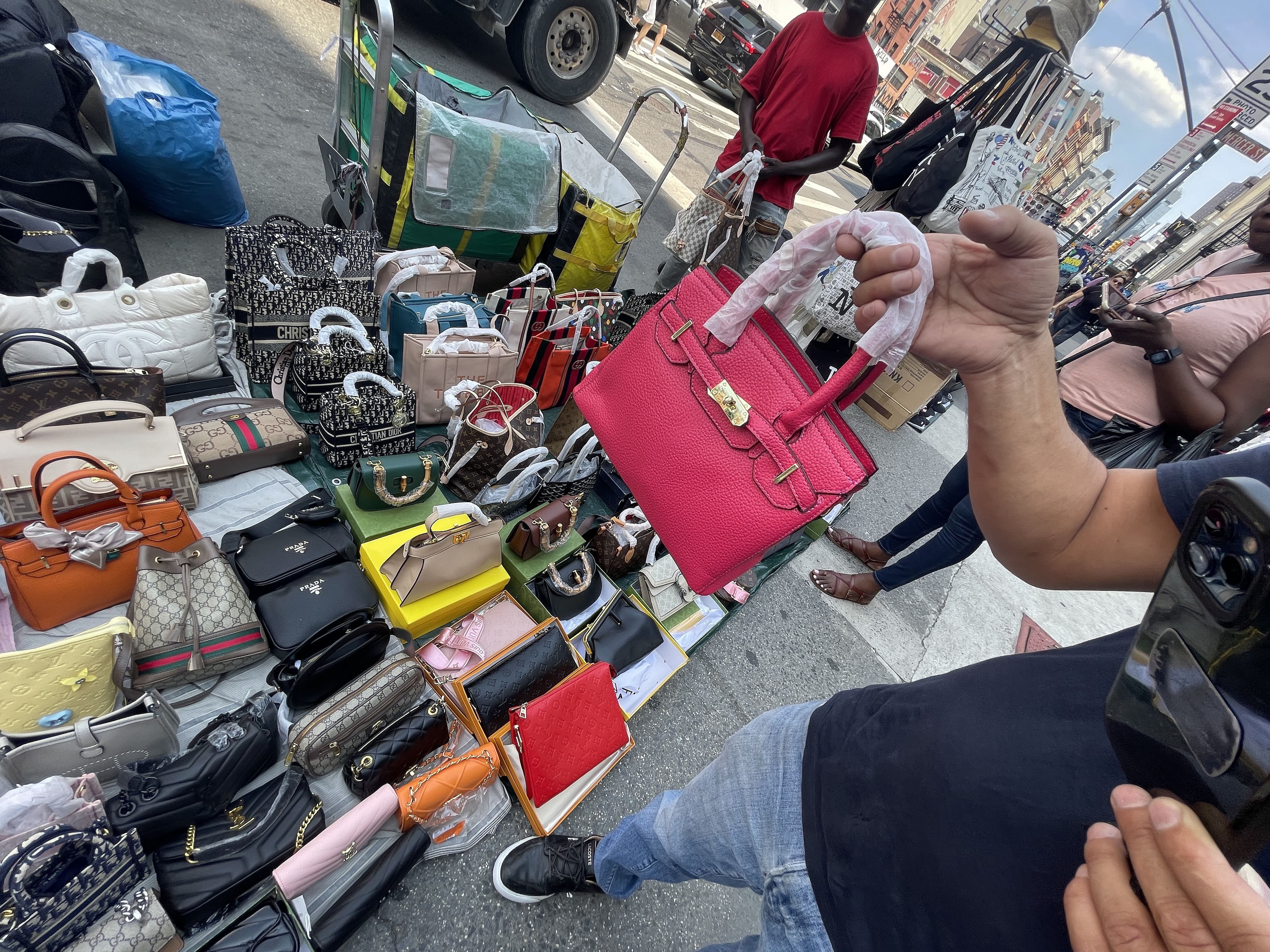 Image for Federal Law 18 U.S.C. § 2320 Affirms Jurisdiction Over Counterfeit Goods Trafficking