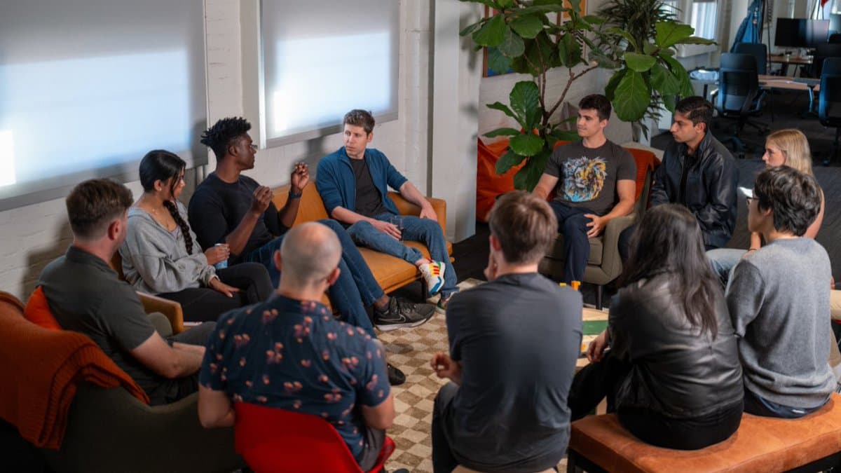 Image for Y Combinator Sets November 10 Deadline for Winter 2026 Batch, Offering $500,000 Investment and Global Support