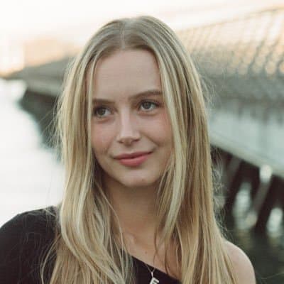 Image for Cary Grant's Enduring Appeal Captivates Modern Tech Influencers