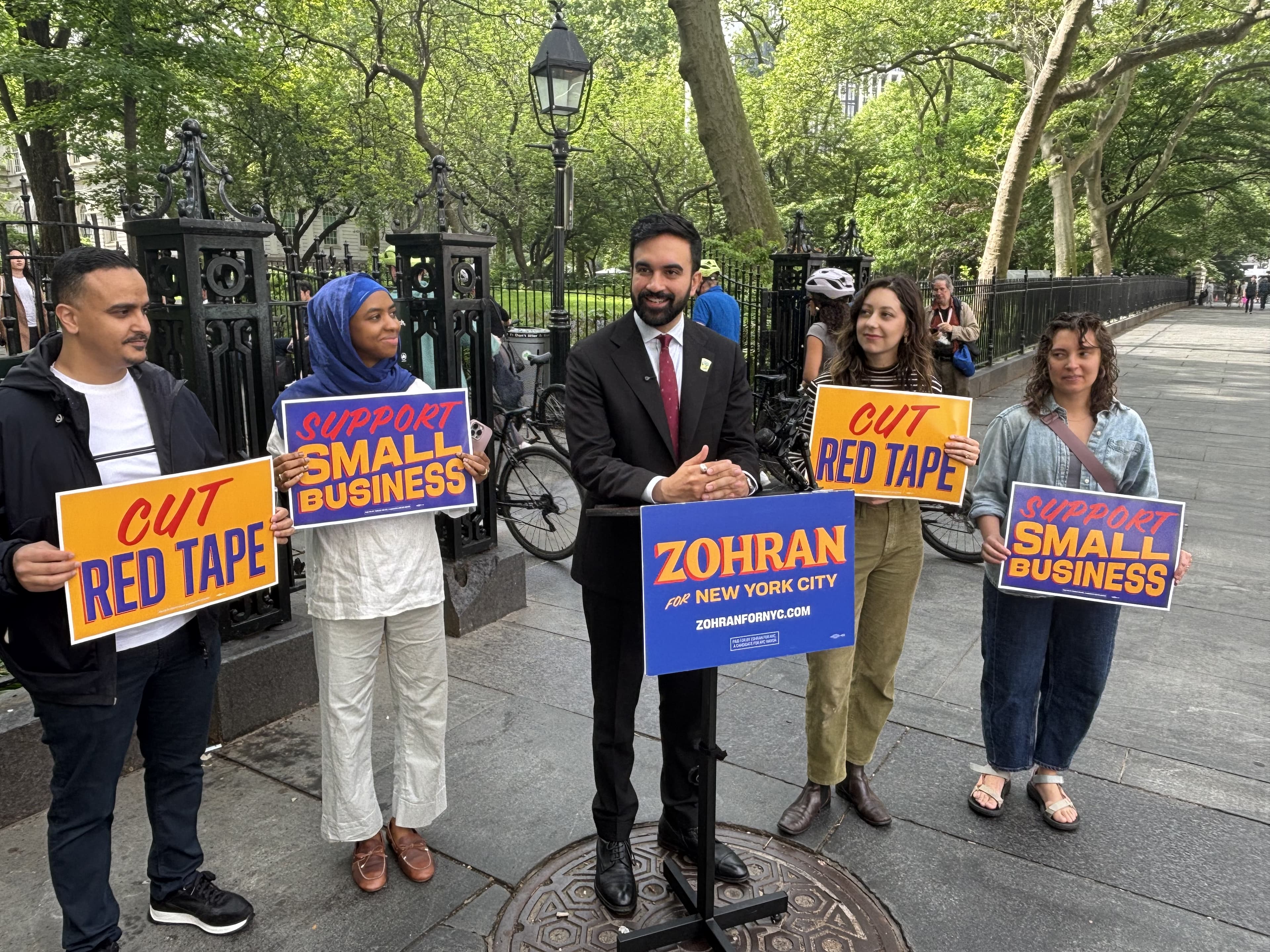 Image for Over 900 Jewish Signatories Support NYC Mayoral Candidate Mamdani Amidst Election Debate