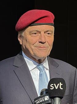 Image for Curtis Sliwa's Mayoral Campaign Faces Scrutiny Over Wife's Alleged Social Media Posts