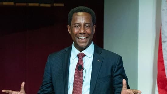 Image for Former Newton Mayor Setti Warren Dies Suddenly at 55